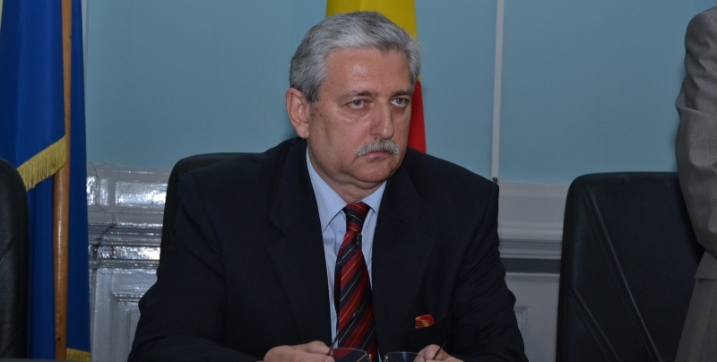 Mihai Mohaci a revenit în funcţia de prefect al judeţului Braşov Mihai Mohaci a revenit în funcţia de prefect al judeţului Braşov