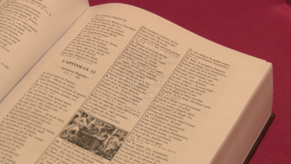 Un scriitor clujean a reuşit să pună în versuri întreaga Biblie