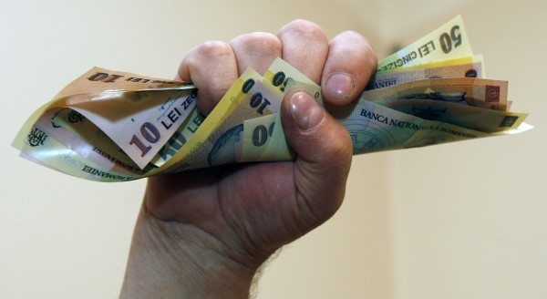 Costul orar al forţei de muncă a crescut cu 9 %, în semestrul IV din 2020