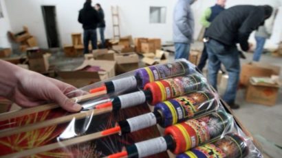 Autorităţile recomandă prudenţă în utilizarea materialelor pirotehnice de sezon