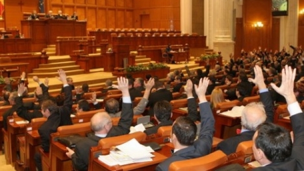 Parlamentul a adoptat astăzi legea bugetului de stat şi pe cea a asigurărilor sociale de stat pe 2015 Parlamentul a adoptat astăzi legea bugetului de stat şi pe cea a asigurărilor sociale de stat pe 2015