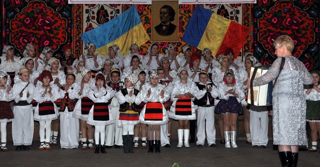 Comunitatea românească din Transcarpatia organizează un festival de poezie în memoria lui Mihai Emine Comunitatea românească din Transcarpatia organizează un festival de poezie în memoria lui Mihai Emine