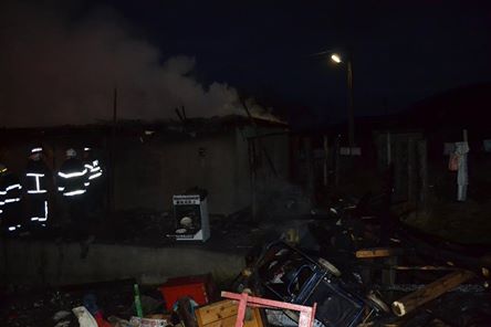 Mamele celor doi copii găsiţi carbonizaţi la Bezid, cercetate pentru ucidere din culpă Mamele celor doi copii găsiţi carbonizaţi la Bezid, cercetate pentru ucidere din culpă