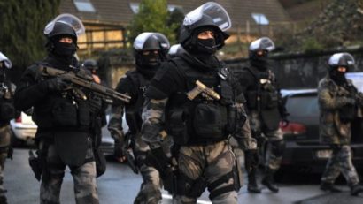 Teroriştii islamişti continuă atacurile. Atentate teroriste au avut loc şi în Liban și Nigeria.