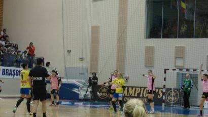 Corona Braşov pierde cu Baia Mare şi părăseşte Cupa României la handbal