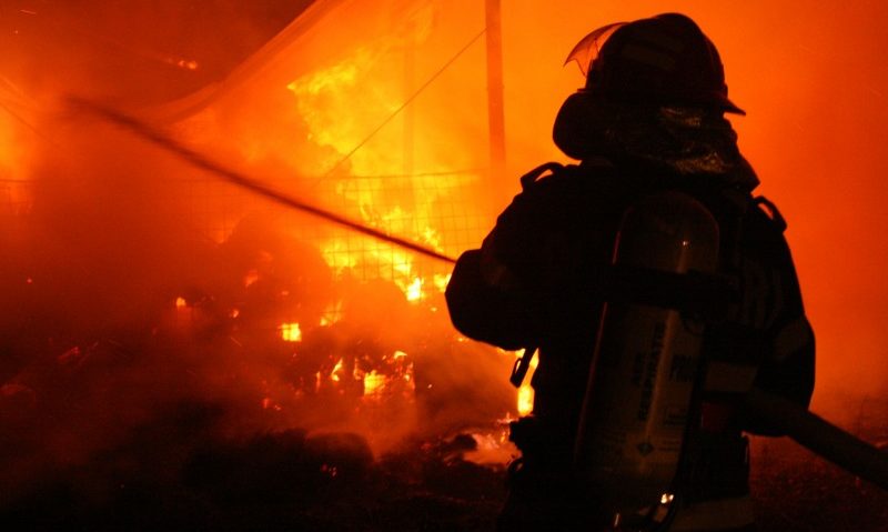 Incendiul de la fostul Ilefor a fost lichidat Incendiul de la fostul Ilefor a fost lichidat