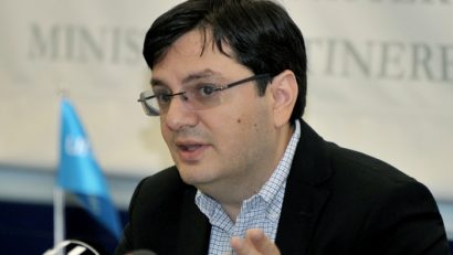 Preţurile medicamentelor vor scădea cu aproximativ la 20 la suta, de la 1 iulie, a anunţat ministrul sănătăţii, Nicolae Bănicioiu