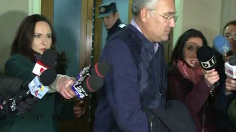 Adriean Videanu, reţinut de procurorii anticorupţie Adriean Videanu, reţinut de procurorii anticorupţie