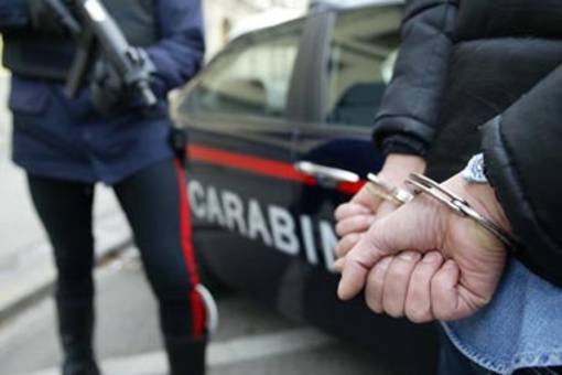 Trei tineri români, arestaţi în Italia, sunt suspectați de uciderea unui medic şi politician Trei tineri români, arestaţi în Italia, sunt suspectați de uciderea unui medic şi politician