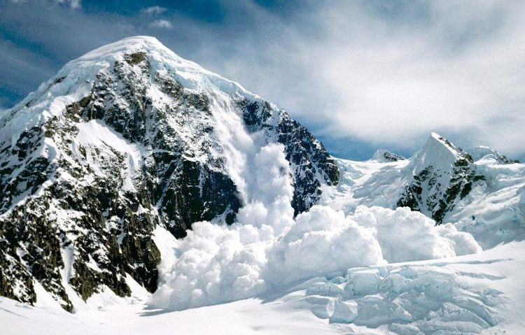 Riscul de avalanşă a fost ridicat la 4! Riscul de avalanşă a fost ridicat la 4!