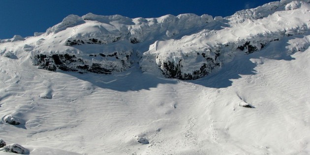 Risc de avalanşe medii sau chiar mari în Masivul Făgăraş şi în Munţii Bucegi Risc de avalanşe medii sau chiar mari în Masivul Făgăraş şi în Munţii Bucegi