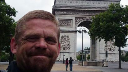 Un cerşetor din Londra acceptă plata cu cardul. Dă şi chitanţă