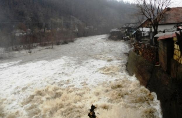Cod Portocaliu de inundaţii pe râul Bârzava, în judeţul Timiş Cod Portocaliu de inundaţii pe râul Bârzava, în judeţul Timiş