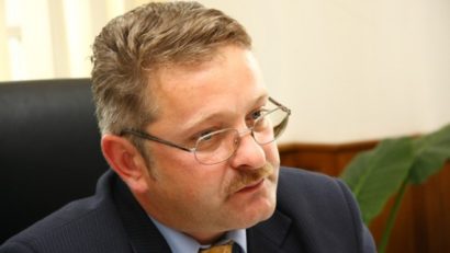 ONG-urile de mediu, susținute în problema fabricilor de clei de un deputat reghinean