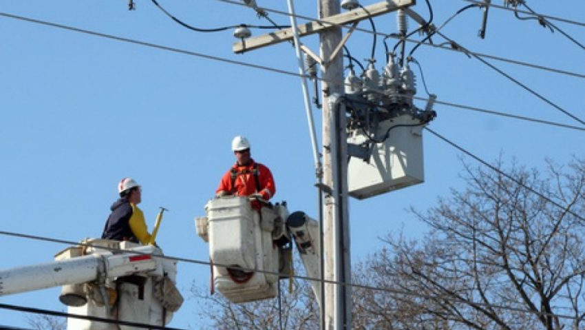 Un angajat de la Electrica Harghita s-a electrocutat mortal în timpul unei intervenţii Un angajat de la Electrica Harghita s-a electrocutat mortal în timpul unei intervenţii