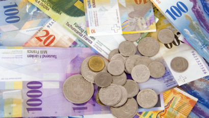 Francul elveţian a încheiat săptămâna la un nou maxim istoric: 4 lei şi 58 de bani