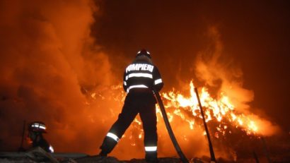 Incendiu la o casă din localitatea mureşeană Bezid