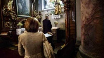 Preşedintele Klaus Iohannis a participat astăzi, la Sibiu, la o slujbă de comemorare a 70 de ani de la deportarea saşilor şi a şvabilor, în lagărele de muncă sovietice