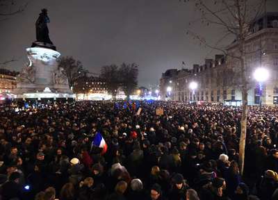 De la această ora (16,00 ora României) începe un marș uriaș în capitala Franței De la această ora (16,00 ora României) începe un marș uriaș în capitala Franței