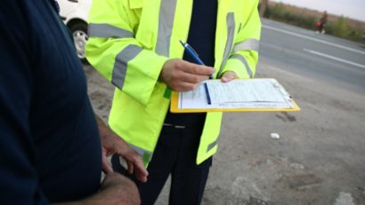 Conducători auto fără permis prinşi de poliţişti