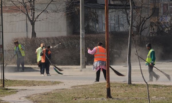 Muncă în folosul comunității pentru cei care nu şi-au plătit amenzile Muncă în folosul comunității pentru cei care nu şi-au plătit amenzile