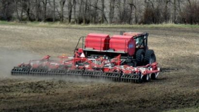 Peste 30.000 de hectare de teren însămânţate în toamna anului 2014 în judeţul Mureş