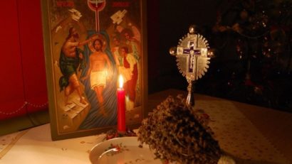 Preoţii de la Catedrala Ortodoxă din Sfântu Gheorghe au săvârşit luni slujba de sfinţire a Aghiasmei Mari