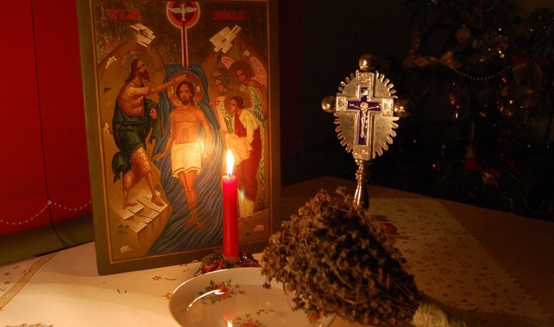 Preoţii de la Catedrala Ortodoxă din Sfântu Gheorghe au săvârşit luni slujba de sfinţire a Aghiasmei Mari Preoţii de la Catedrala Ortodoxă din Sfântu Gheorghe au săvârşit luni slujba de sfinţire a Aghiasmei Mari
