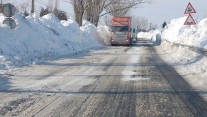 În toată ţara se circulă normal, în condiţii de iarnă