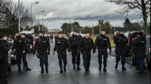 Noi alerte teroriste în Franţa Noi alerte teroriste în Franţa