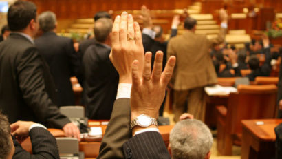 Ordonanţa privind migraţia aleşilor locali a fost respinsă de Camera Deputaţilor