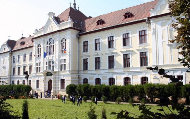 Schimbare la conducerea Colegiului Naţional “Unirea” din Tîrgu-Mureş Schimbare la conducerea Colegiului Naţional “Unirea” din Tîrgu-Mureş