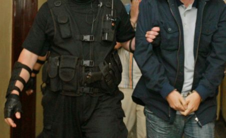 Omul de afaceri Iorgu Ganea a fost reţinut azi de procurorii DNA Omul de afaceri Iorgu Ganea a fost reţinut azi de procurorii DNA