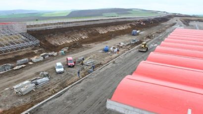 Constructorul Parcului Auto pentru Sporturi cu Motor din Mureş a fost evacuat de pe şantier prin instanţă