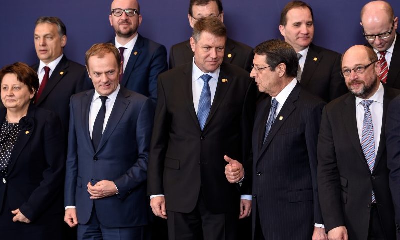 UE nu va ezita să ia măsuri dacă noul acord de încetare a focului în estul Ucrainei încheiat la Minsk, nu va fi pus în aplicare UE nu va ezita să ia măsuri dacă noul acord de încetare a focului în estul Ucrainei încheiat la Minsk, nu va fi pus în aplicare