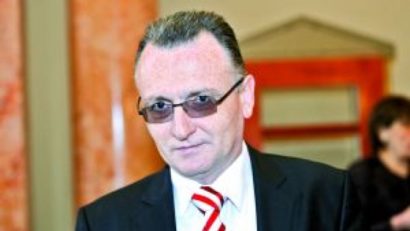 Ministrul educaţiei, Sorin Câmpeanu, discută mâine despre proiectul de lege, elaborat înainte de a fi numit în funcţie şi pe care nu îl susţine