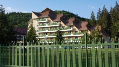 Parlamentul României a aprobat trecerea în proprietatea BOR a unui hotel din Covasna