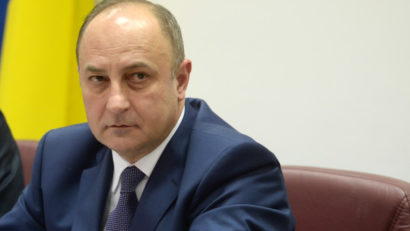 Cei aflati sub control judiciar trebuie interzişi la declaraţii publice