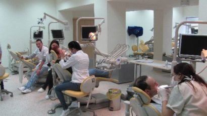 Centru de simulare pentru medicină dentară, la UMF Tîrgu-Mureș
