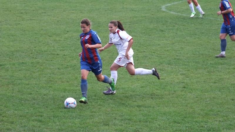 Meciuri tari de fotbal feminin la Tg.Mureș Meciuri tari de fotbal feminin la Tg.Mureș