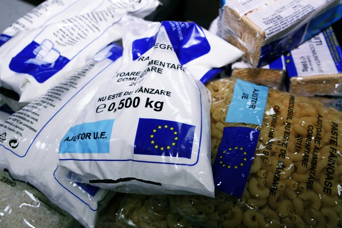 La Reghin a început distribuţia ajutoarelor alimentare pentru cei de pe listele suplimentare La Reghin a început distribuţia ajutoarelor alimentare pentru cei de pe listele suplimentare