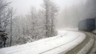 În judeţul Mureş se circulă în condiţii de iarnă