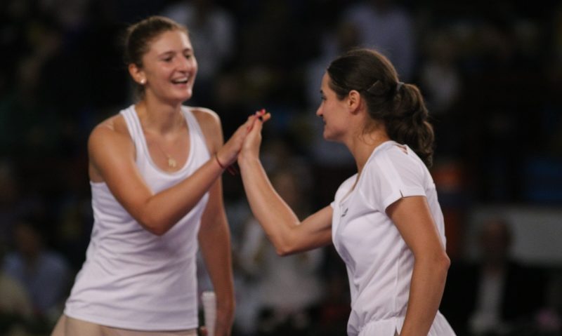România învinge Spania şi se califică în play-off-ul Grupei I Mondiale a Fed Cup România învinge Spania şi se califică în play-off-ul Grupei I Mondiale a Fed Cup