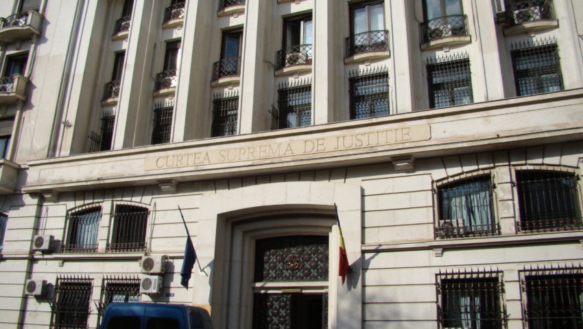 Cazul „Referendumului” va fi din nou astăzi în atenţia judecătorilor Înaltei Curţi de Casaţie şi Justiţie Cazul „Referendumului” va fi din nou astăzi în atenţia judecătorilor Înaltei Curţi de Casaţie şi Justiţie