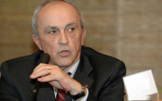 Preşedintele CJ Prahova, audiat la DNA Preşedintele CJ Prahova, audiat la DNA