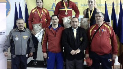 Târgumureşeanca Simon Andrea, medaliată cu argint la Campionatele Naţionale de lupte