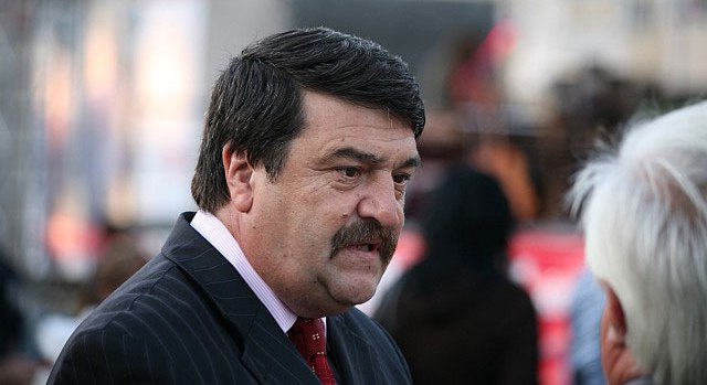Solicitarea arestării nu schimbă situaţia lui Toni Greblă, susţine Preşedintele CCR, Augustin Zegrean Solicitarea arestării nu schimbă situaţia lui Toni Greblă, susţine Preşedintele CCR, Augustin Zegrean