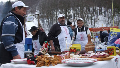Câştigătorii Festivalui internaţional gastronomic „Pomana Porcului”, Balvanyos 2015!