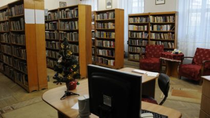 Aspirator special pentru cărţile vechi donate Bibliotecii din Sighişoara
