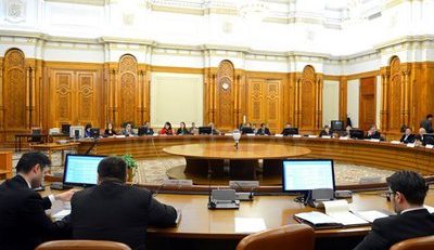 Comisia Juridică din Senat a amânat audierea de astăzi a candidaţilor pentru funcţia de judecător al Curţii Constituţionale